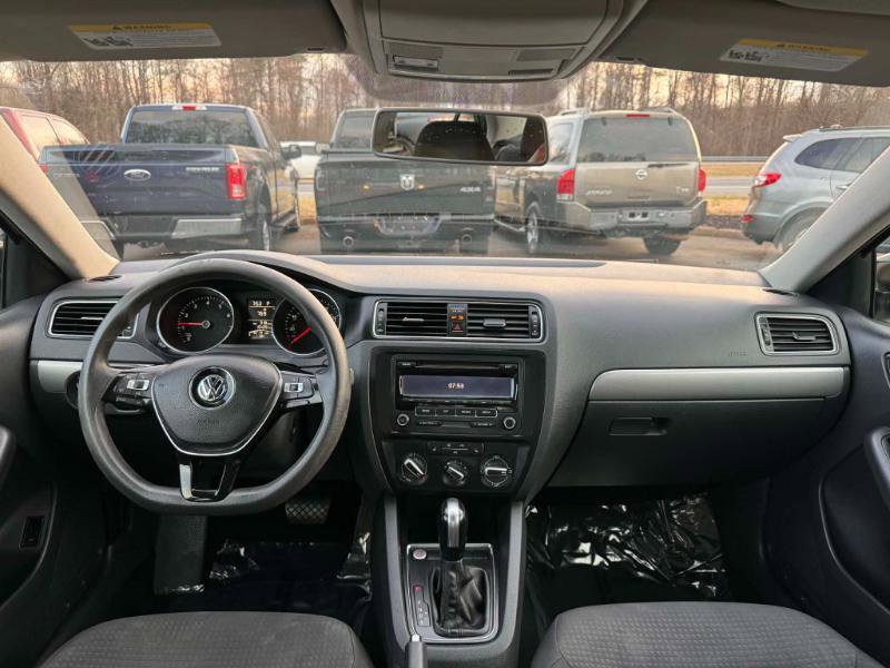 Used 2015 Volkswagen Jetta SE FWD image 17