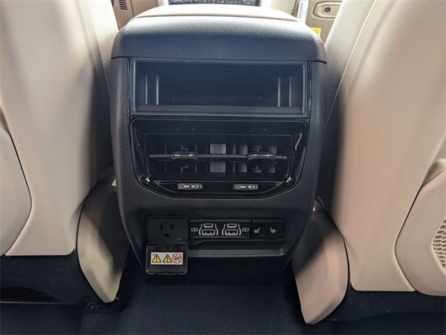 New 2025 Jeep Grand Cherokee Limited image 11