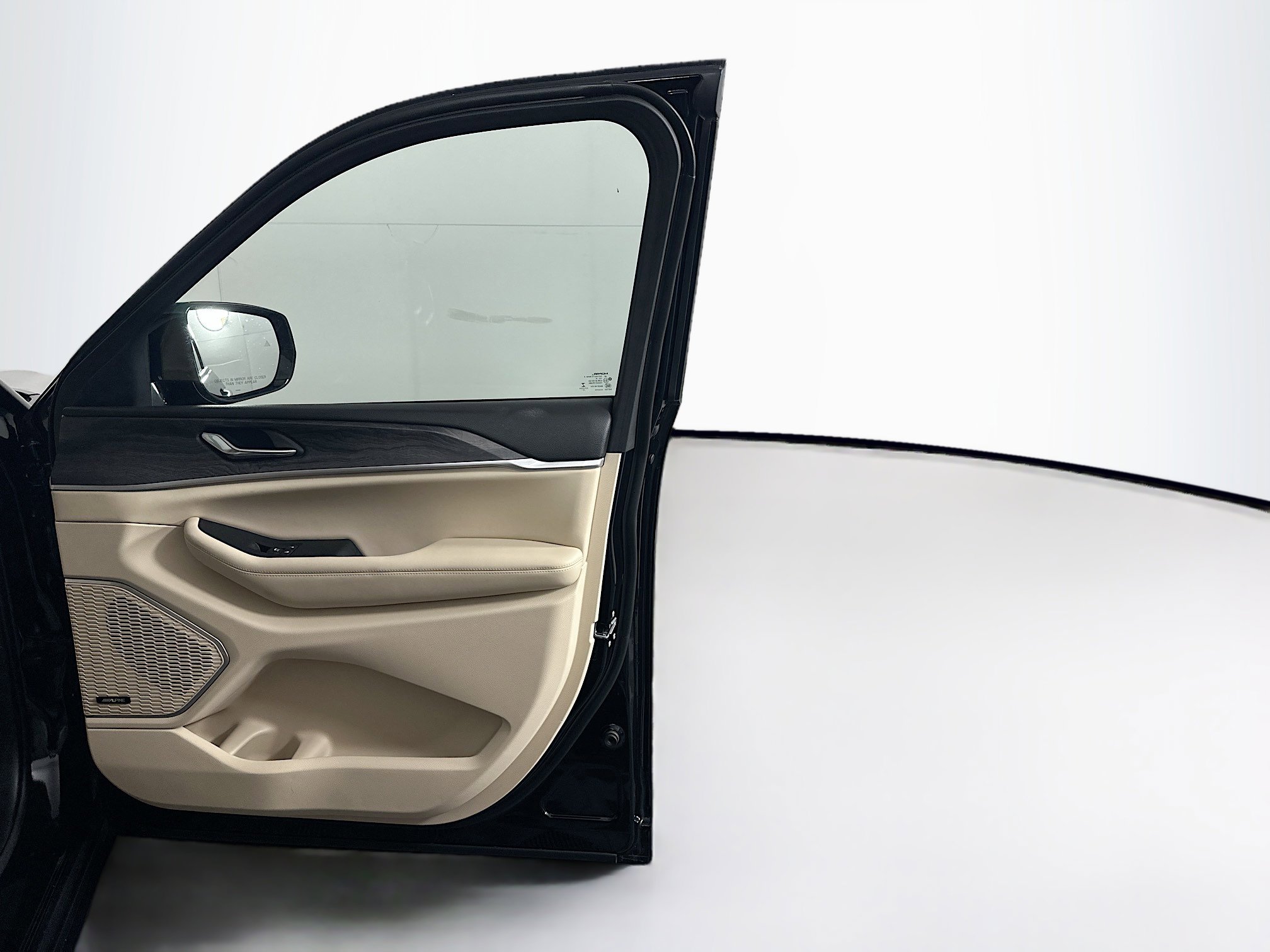 Used 2023 Jeep Grand Cherokee Limited w/ Luxury Tech Group II image 34