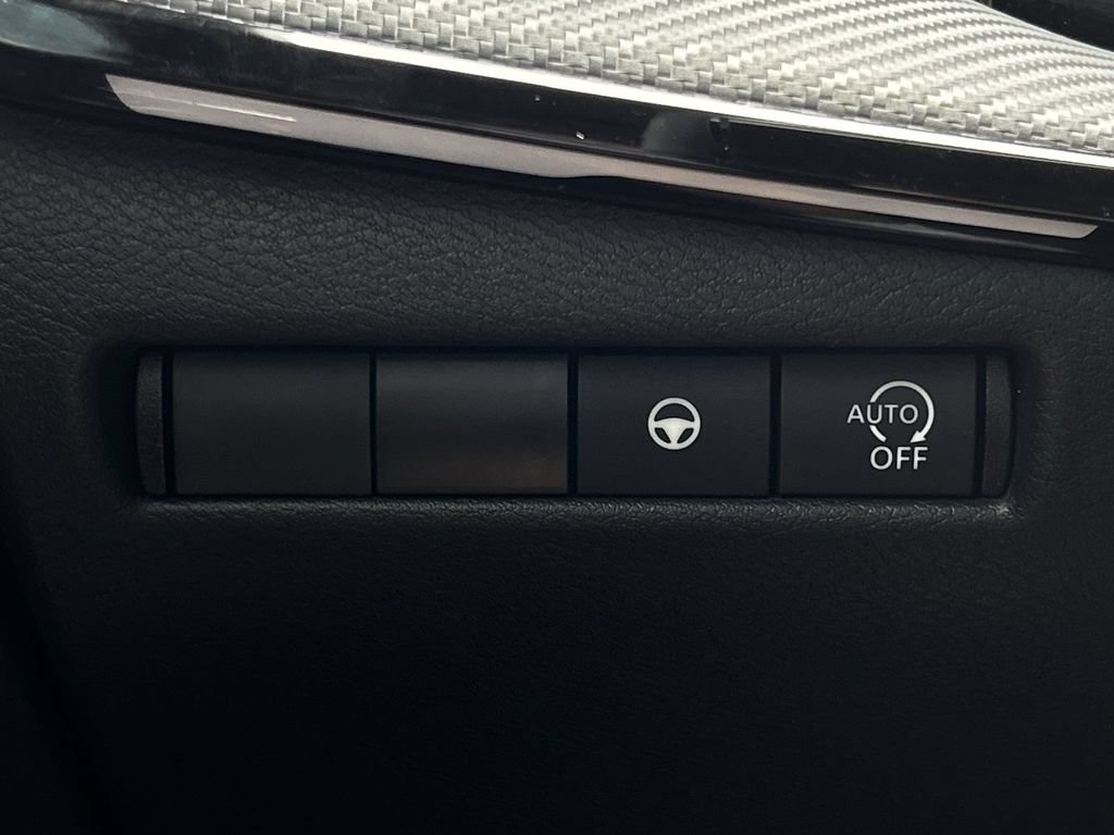 Used 2025 Nissan Kicks SR FWD image 25