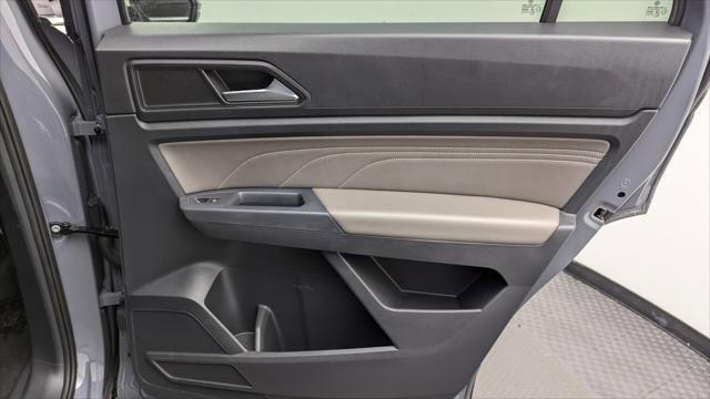 Used 2021 Volkswagen Atlas Cross Sport SE w/ Panoramic Sunroof Package image 18