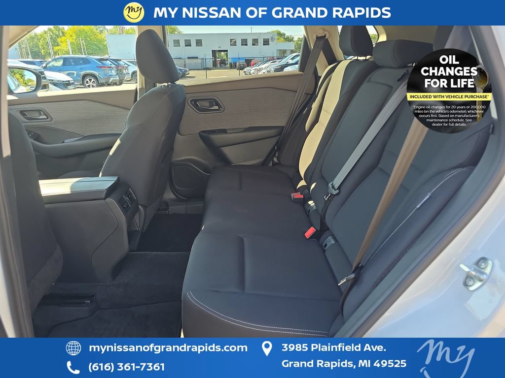 Used 2023 Nissan Rogue S AWD/4WD image 28