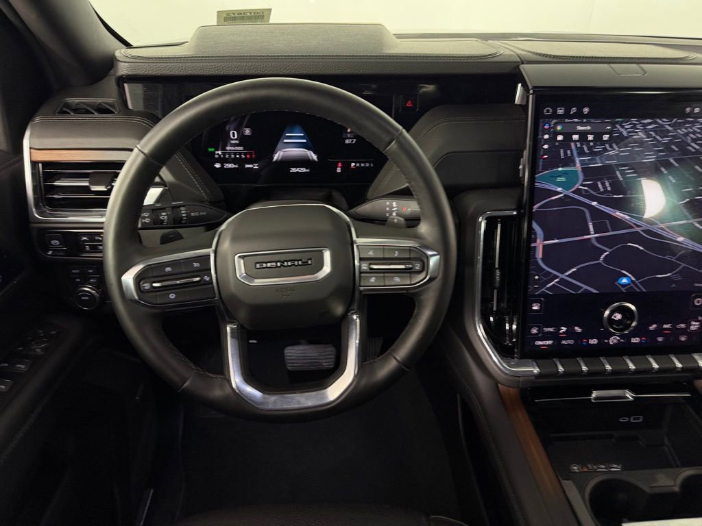 Used 2025 GMC Yukon Denali image 12