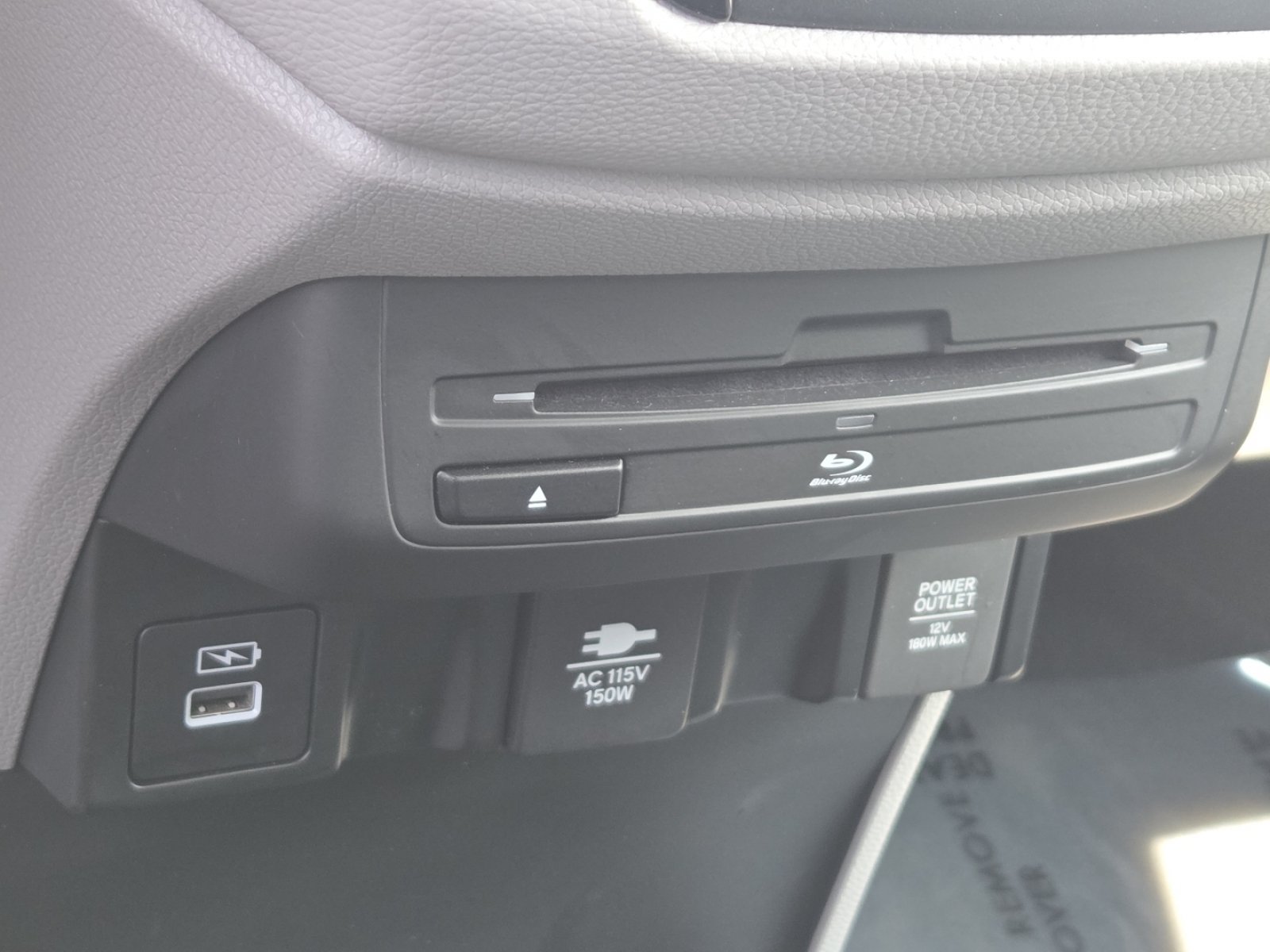 Used 2024 Honda Odyssey Touring image 9
