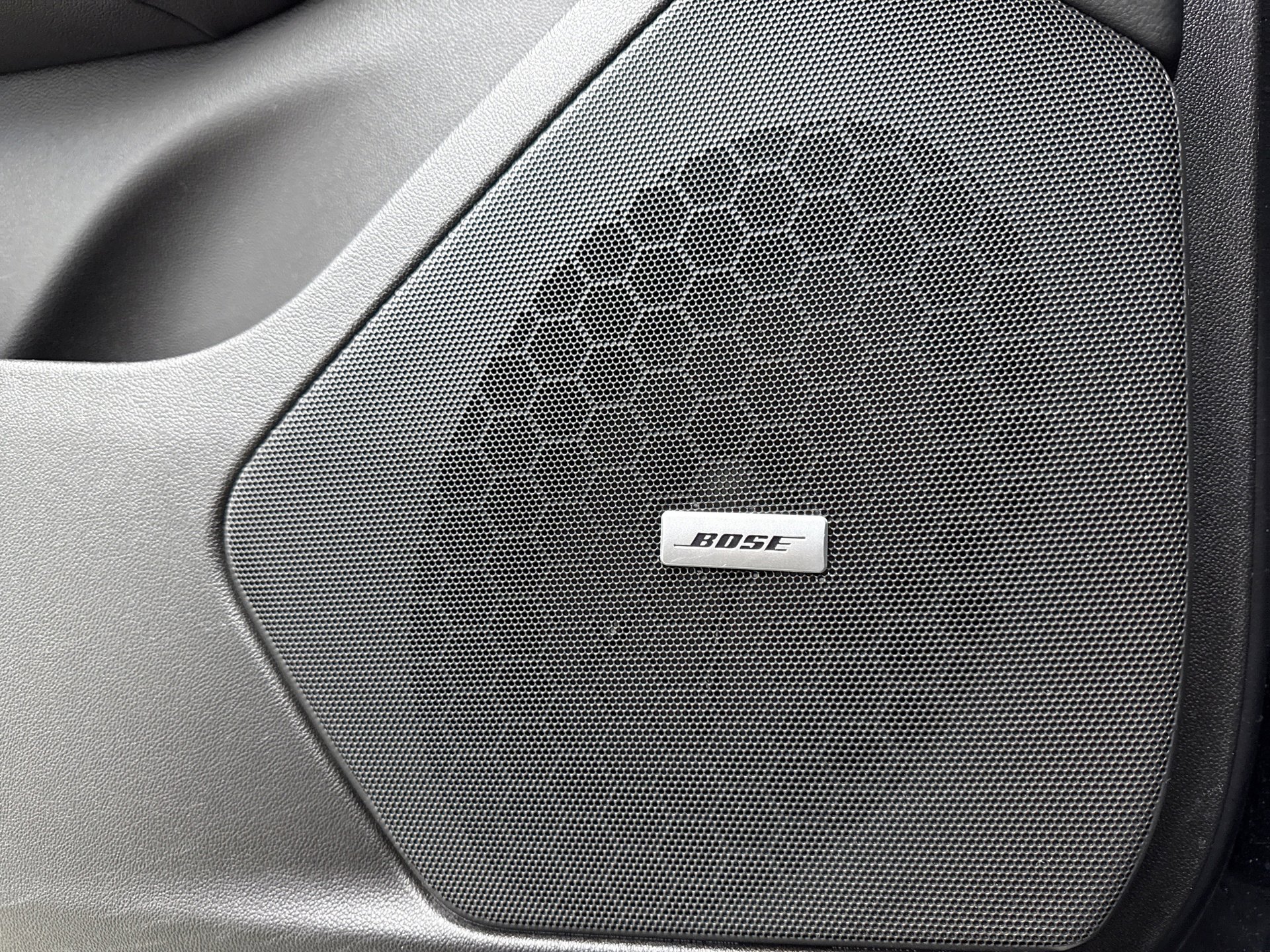 Used 2022 Cadillac XT5 Premium Luxury w/ LPO, Floor Liner Package image 17