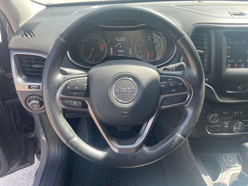 Used 2019 Jeep Cherokee Latitude Plus w/ Comfort/Convenience Group image 13