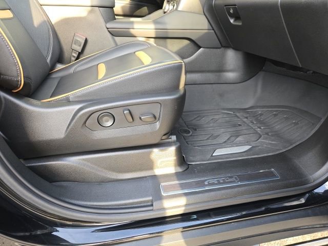 Used 2024 GMC Yukon AT4 w/ AT4 Premium Package image 24