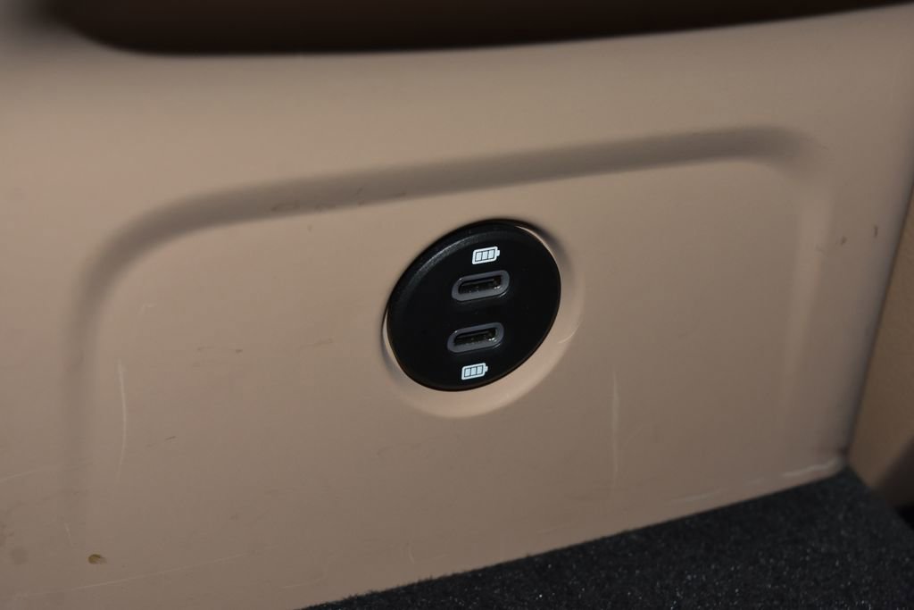 Used 2023 Porsche Macan Turbo image 23