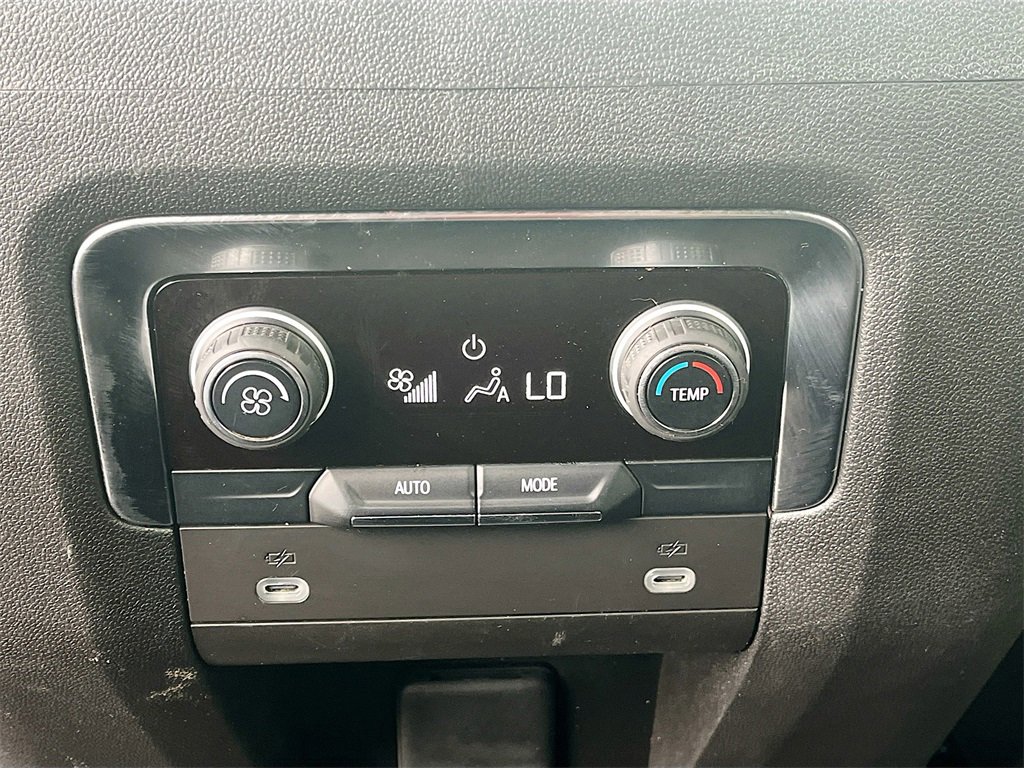 Used 2024 Chevrolet Suburban LS image 23