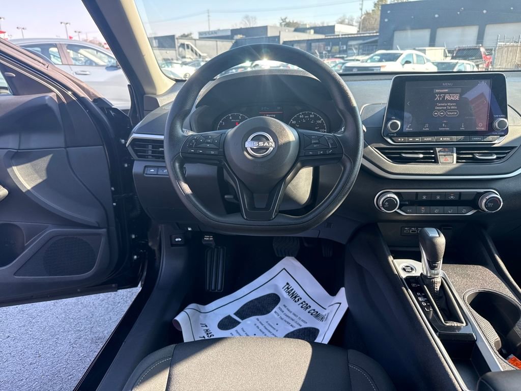 Used 2025 Nissan Altima 2.5 S image 14