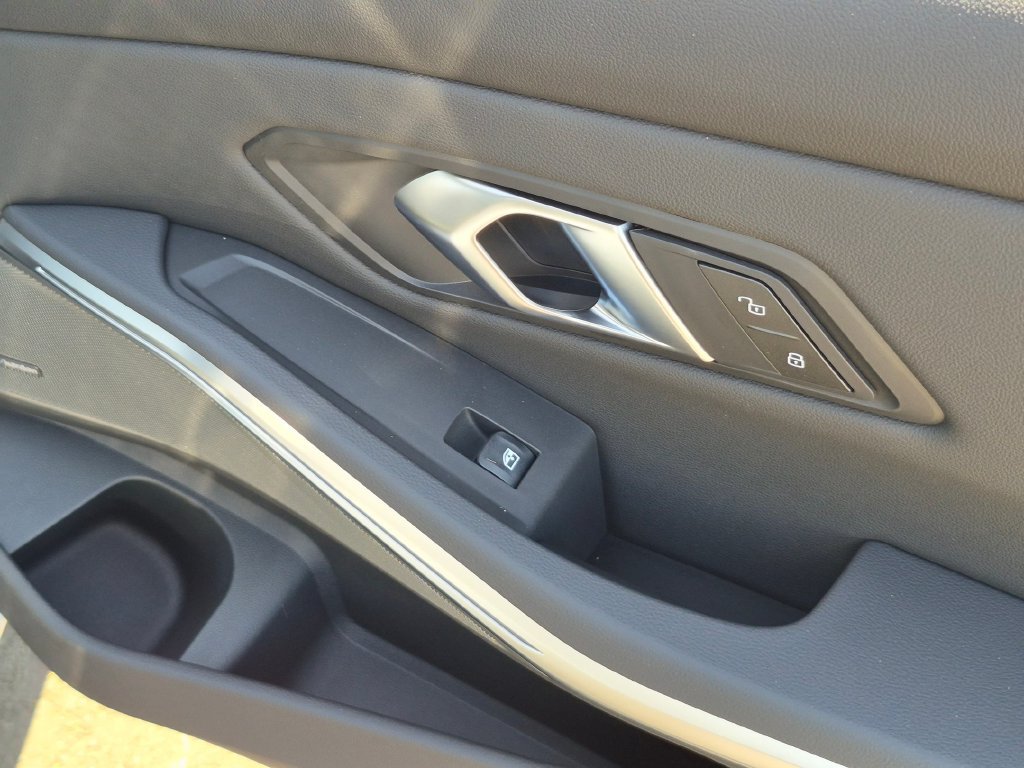 New 2026 BMW 330i Sedan w/ M Sport Package RWD image 15