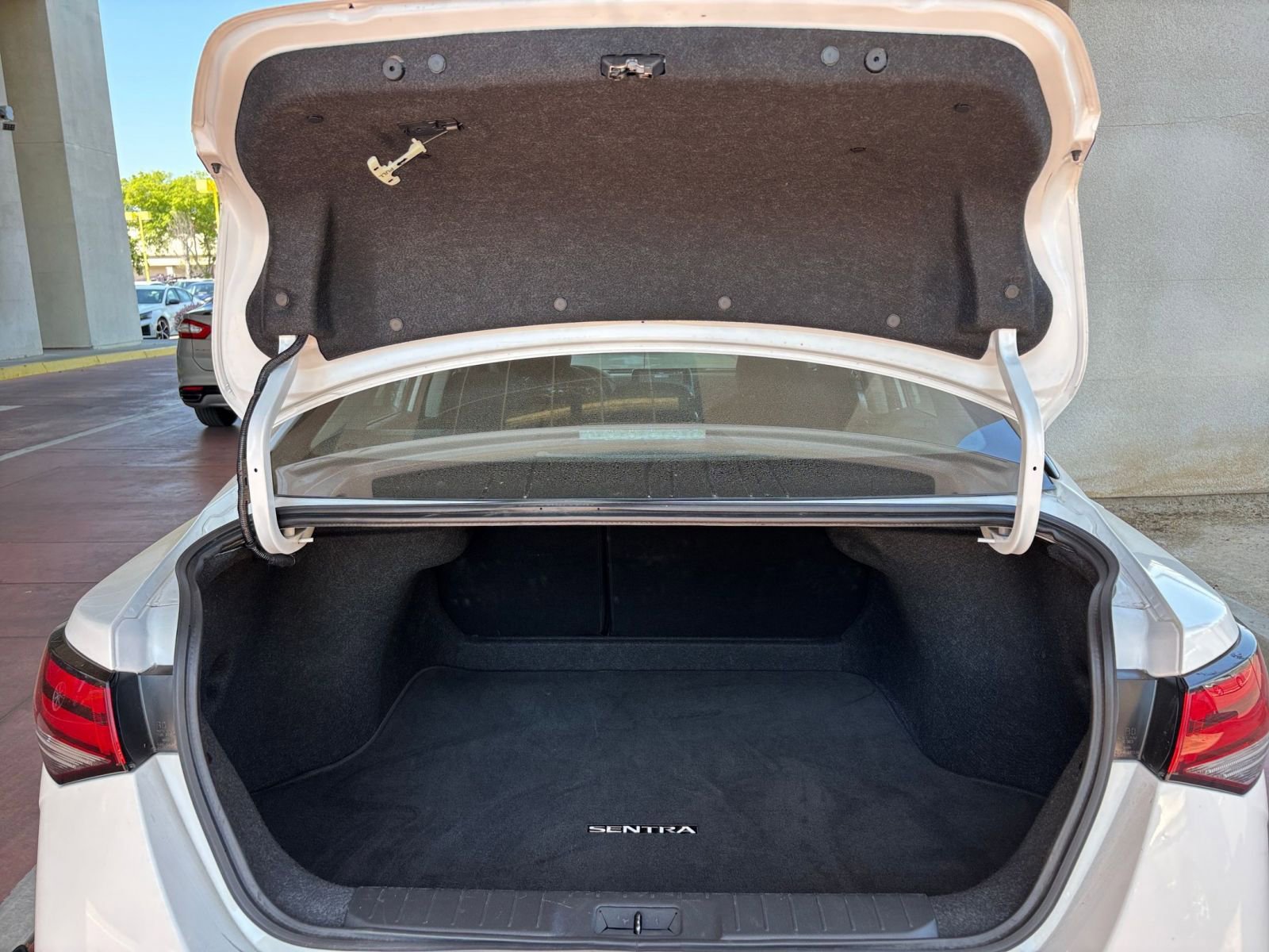 Used 2025 Nissan Sentra SV image 29