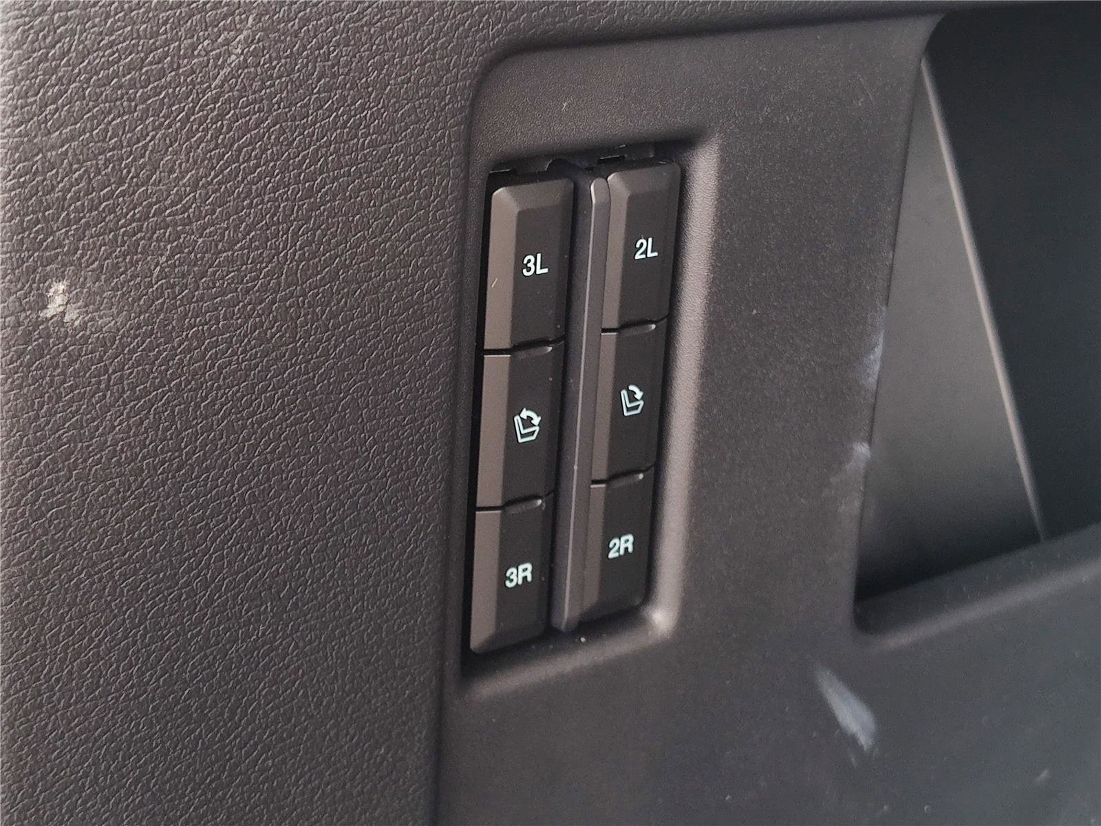 Used 2024 Ford Expedition Platinum image 8