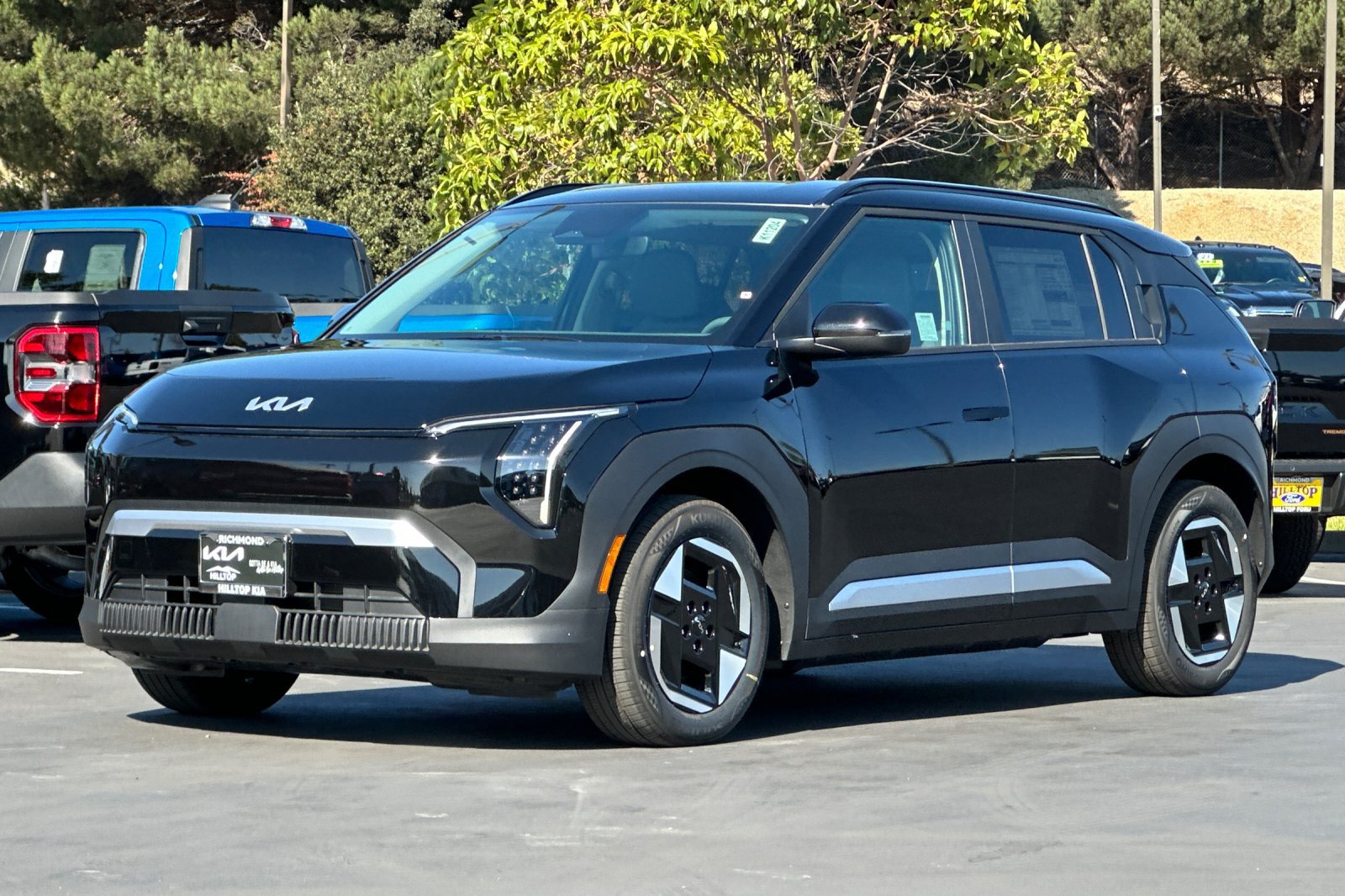 New 2027 Kia EV3 Wind FWD image 8