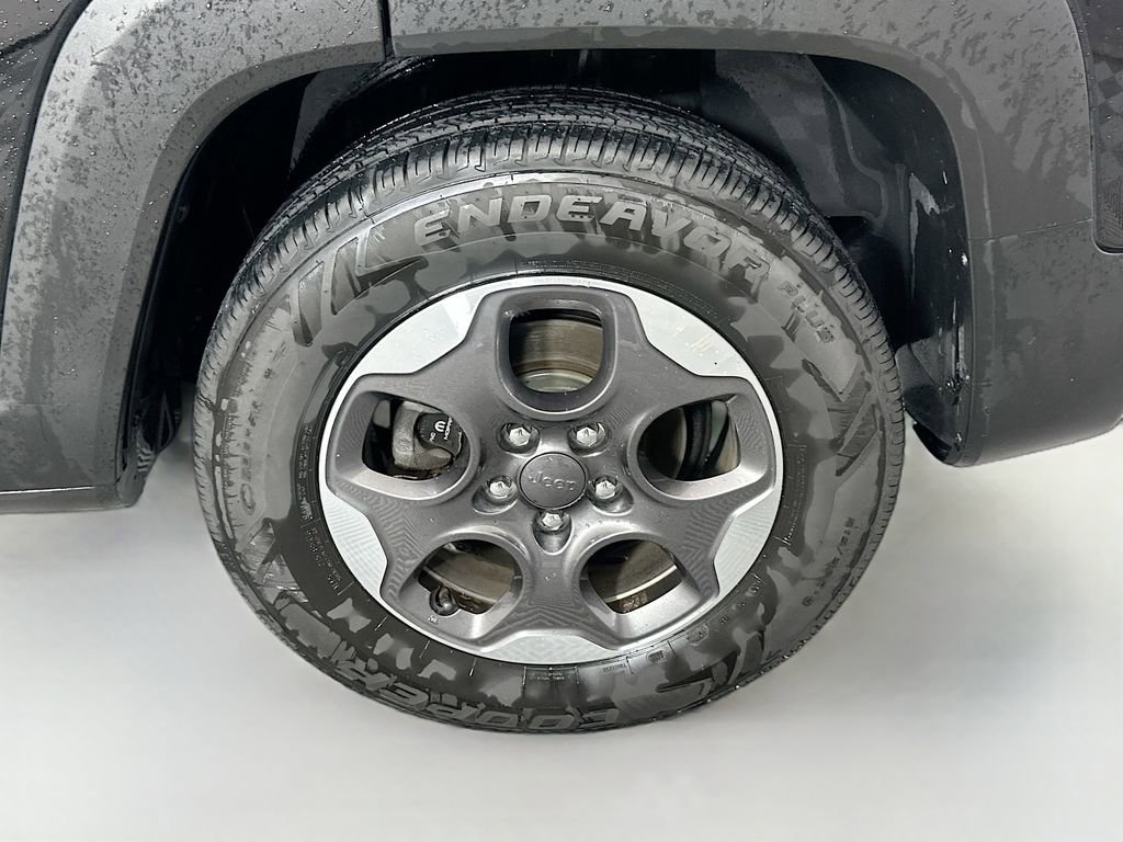 Used 2017 Jeep Renegade Sport w/ Power & Air Group image 28