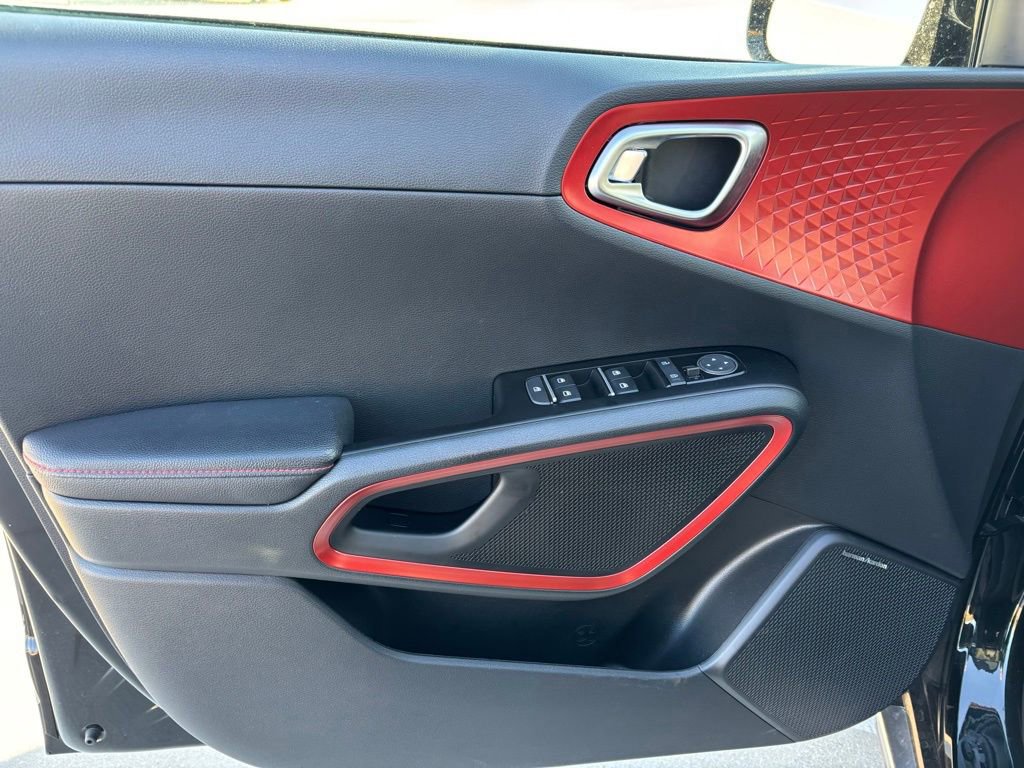 Used 2023 Kia Soul GT-Line w/ GT-Line Technology Package image 18