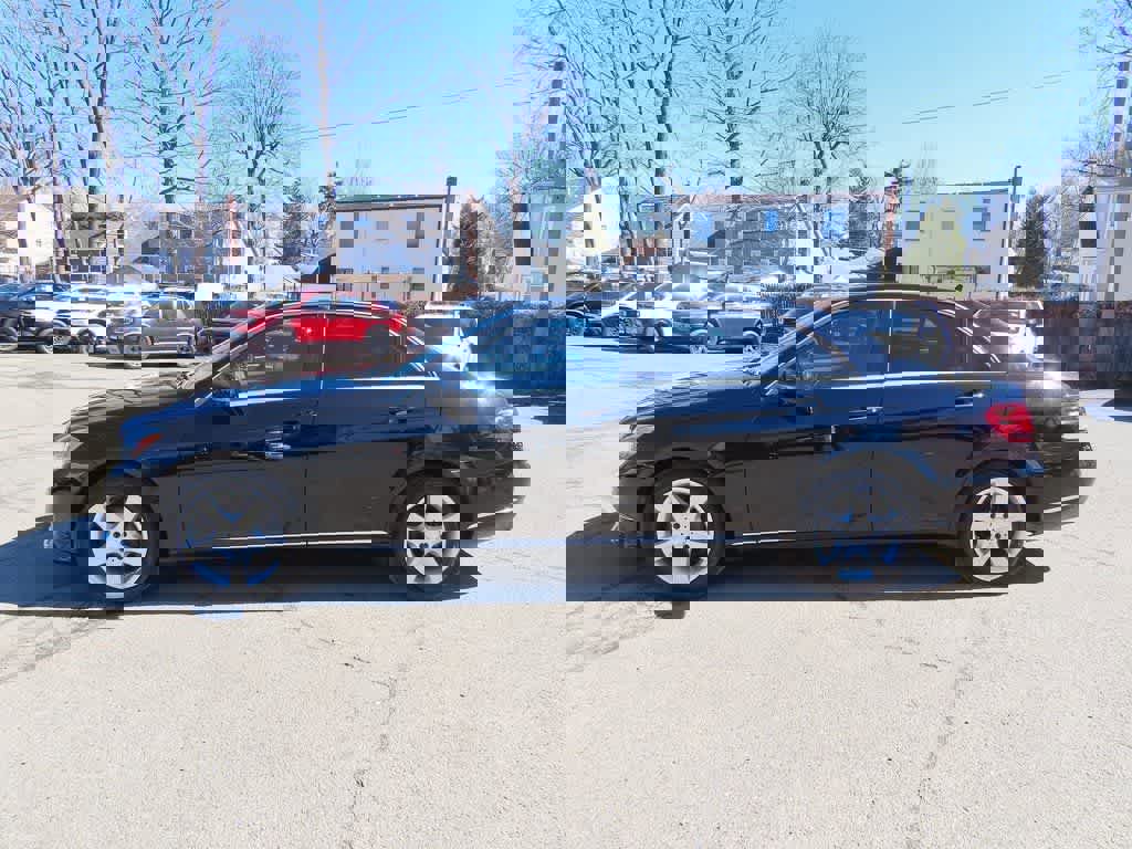 Used 2015 Mercedes-Benz E 350 Sedan image 3