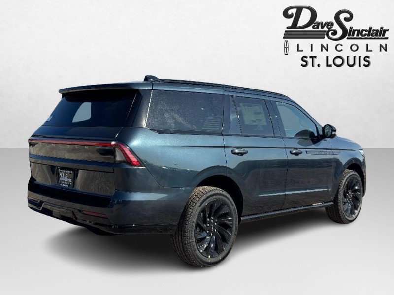 New 2026 Lincoln Navigator Reserve image 5