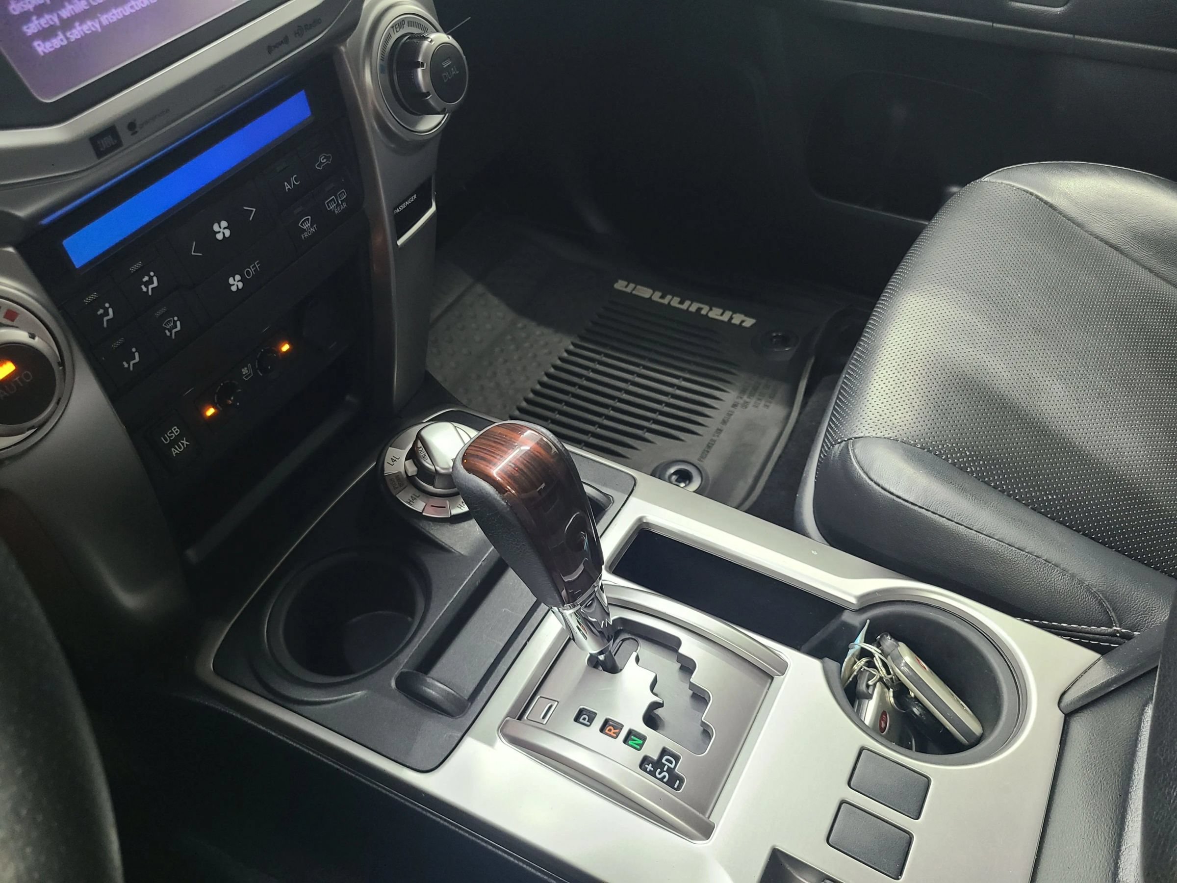 Used 2018 Toyota 4Runner Limited AWD/4WD image 28