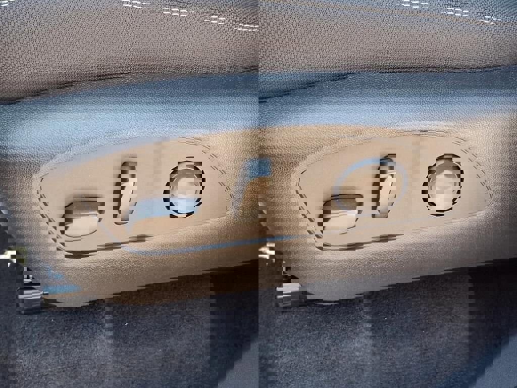 New 2025 Chevrolet Traverse LT image 12