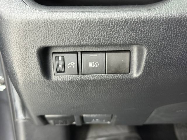 Used 2022 Toyota RAV4 LE FWD image 14