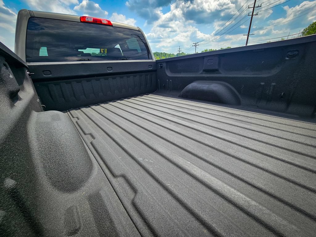 Used 2017 GMC Sierra 1500 SLE w/ SLE Value Package AWD/4WD image 5