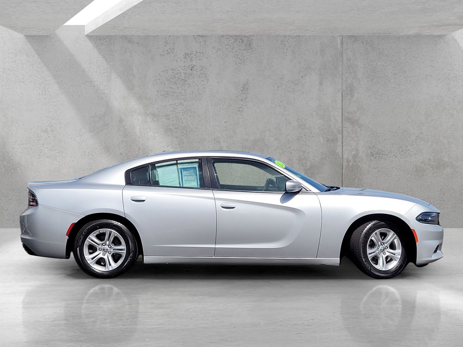 Used 2021 Dodge Charger SXT w/ Leather Interior Group RWD image 3