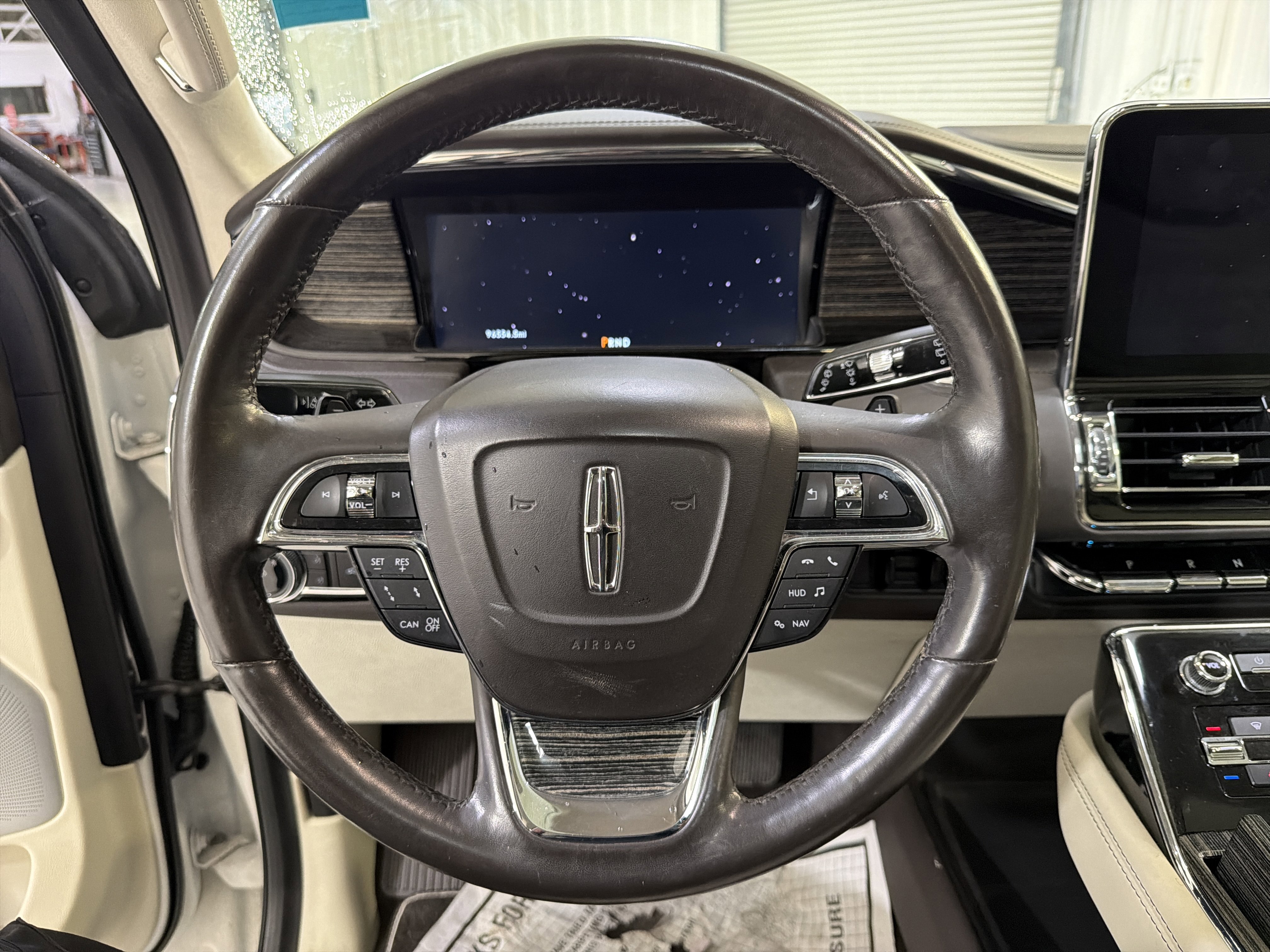 Used 2020 Lincoln Navigator Black Label w/ Cargo Convenience Package image 17