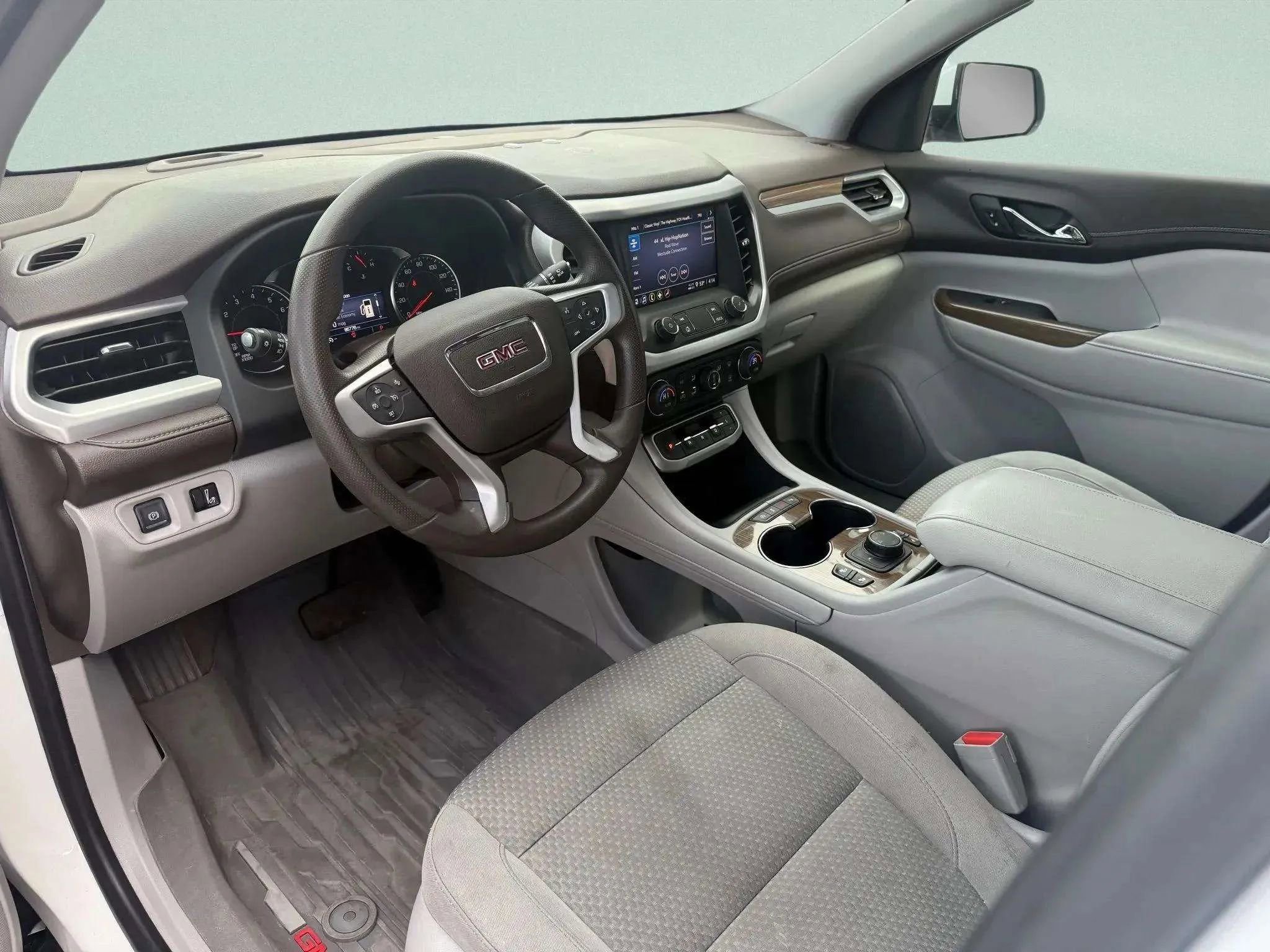 Used 2023 GMC Acadia SLE w/ Driver Convenience Package image 21