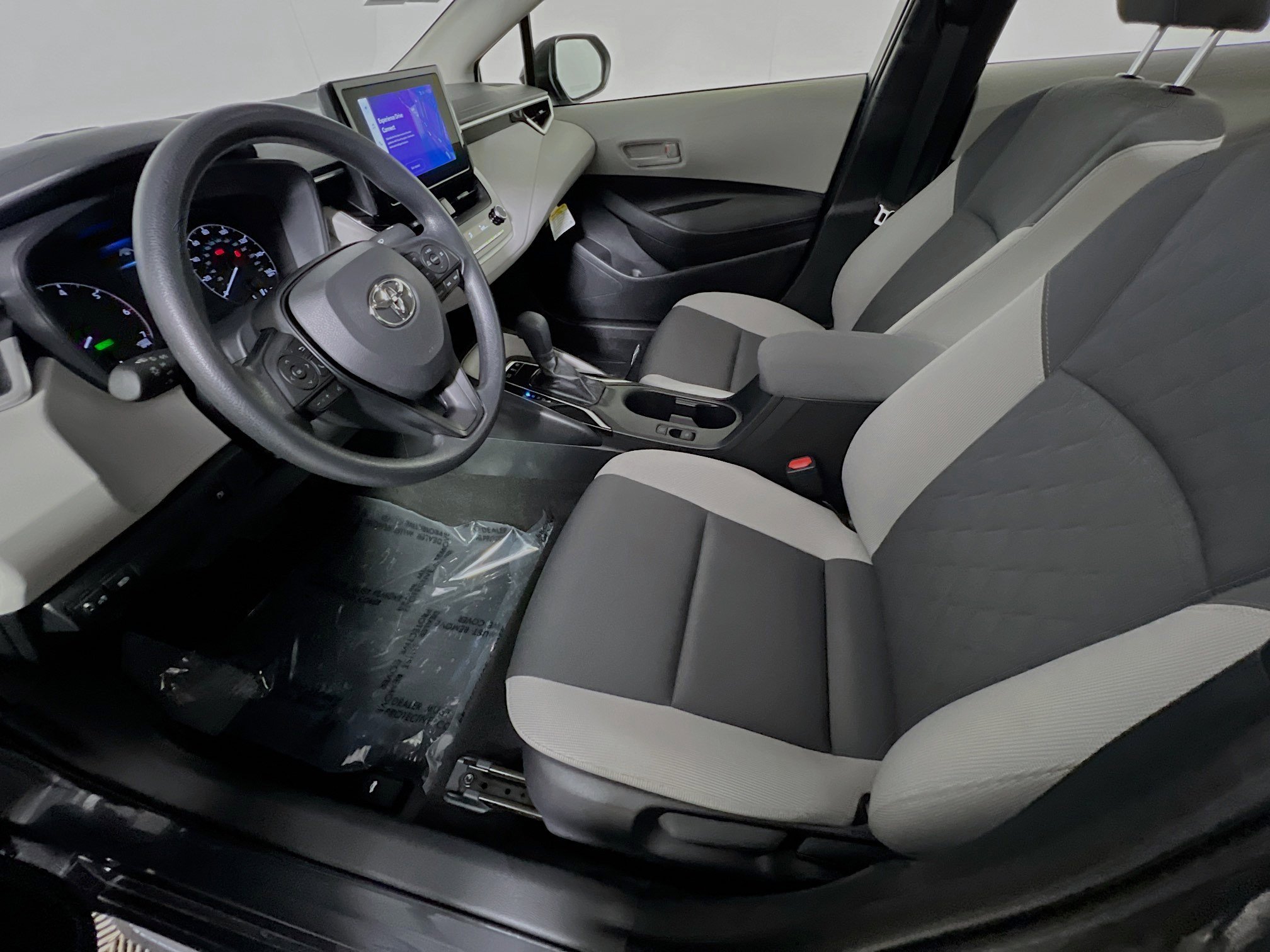 Used 2025 Toyota Corolla LE image 15