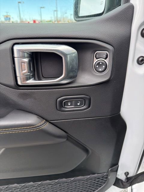 Used 2025 Jeep Wrangler Sahara w/ Safety Group image 18