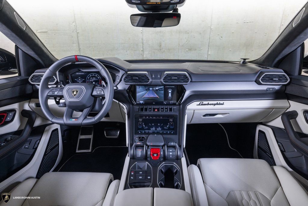 Used 2024 Lamborghini Urus S AWD/4WD image 2