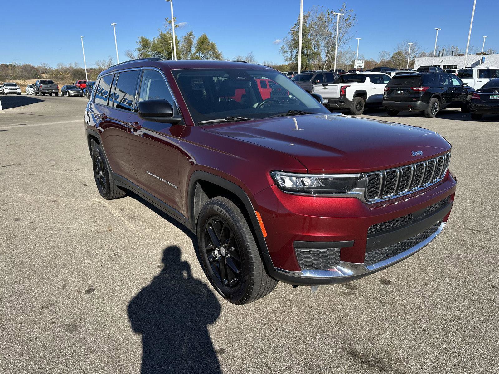 Used 2022 Jeep Grand Cherokee L Laredo w/ Luxury Tech Group I image 12