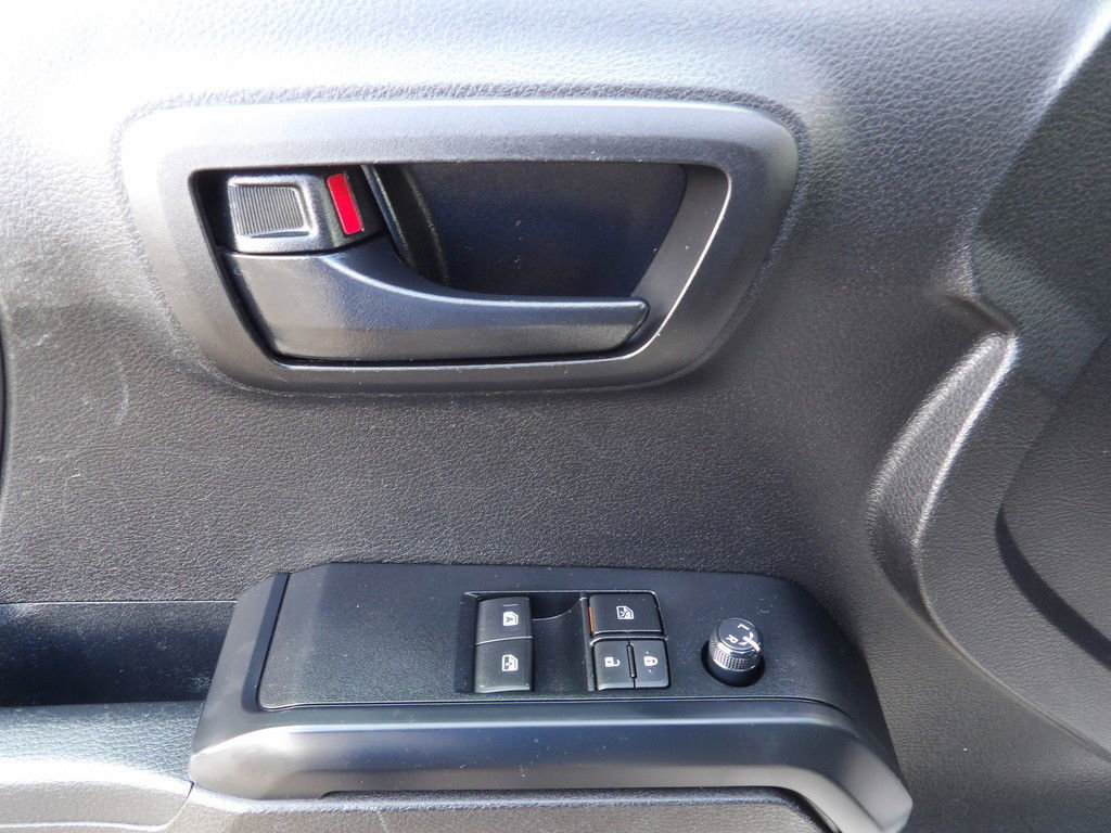 Used 2022 Toyota Tacoma SR image 15