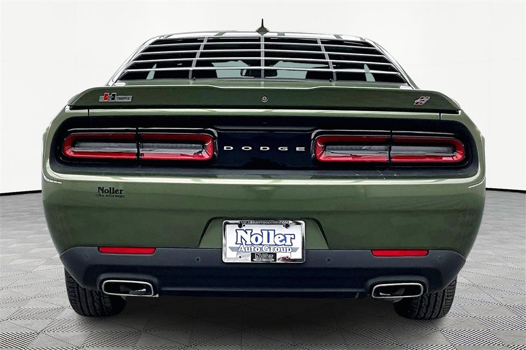 Used 2018 Dodge Challenger GT image 4