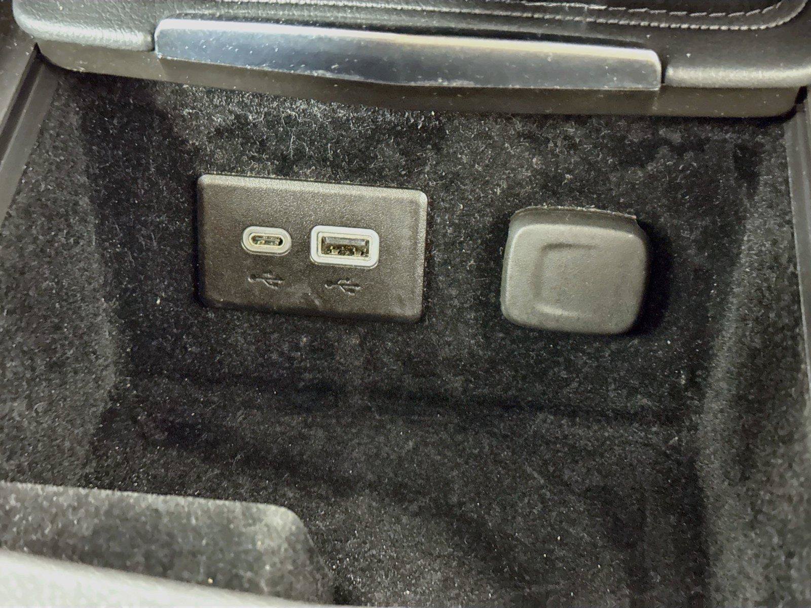 Used 2025 Cadillac XT4 Premium Luxury FWD image 26