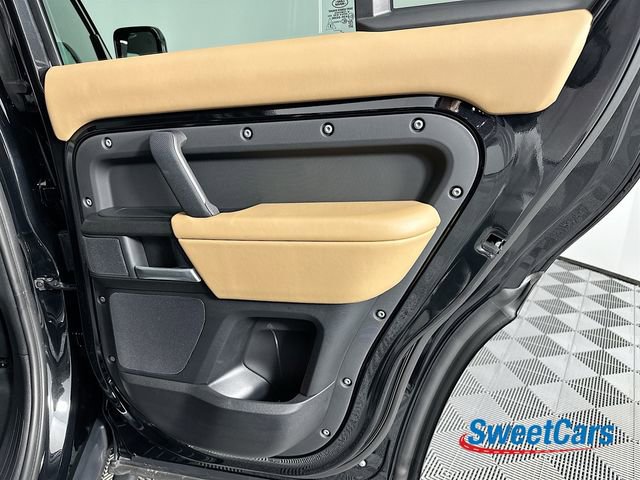 Used 2025 Land Rover Defender 110 V8 image 45