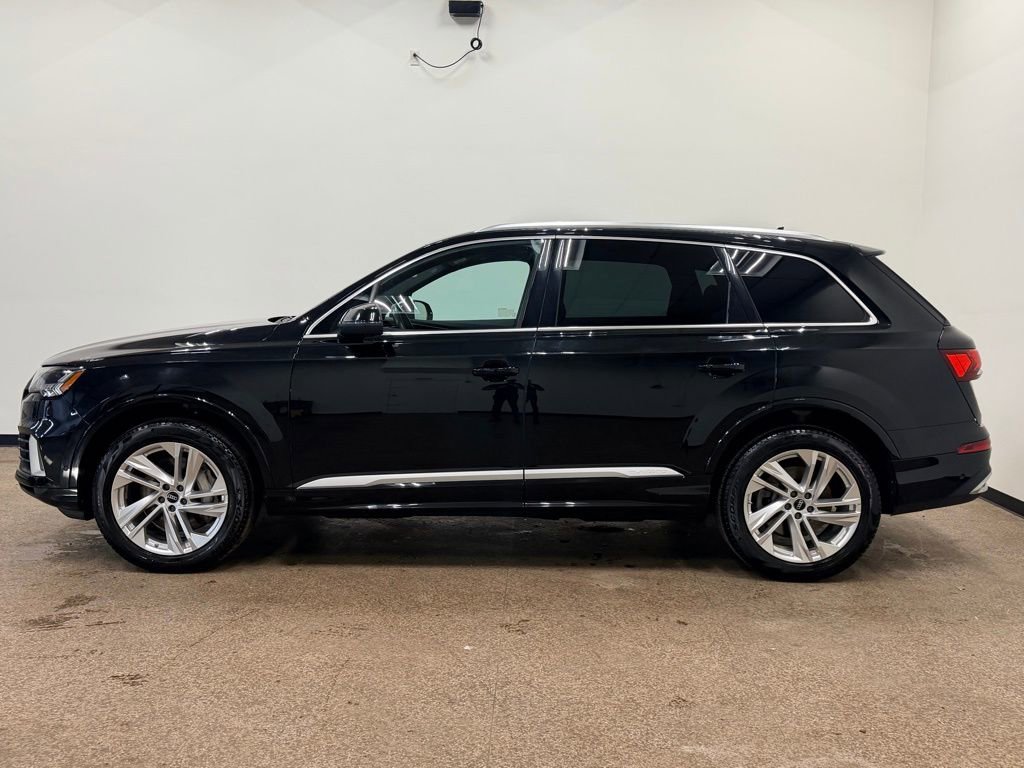 Used 2023 Audi Q7 3.0T Premium w/ Convenience Package image 2