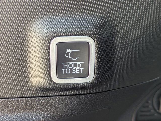 New 2025 Jeep Grand Cherokee Limited w/ Black Appearance Package RWD image 13