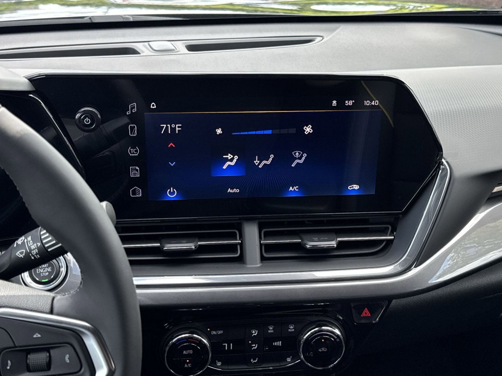 New 2026 Chevrolet Trax ACTIV w/ Sunroof Package FWD image 21