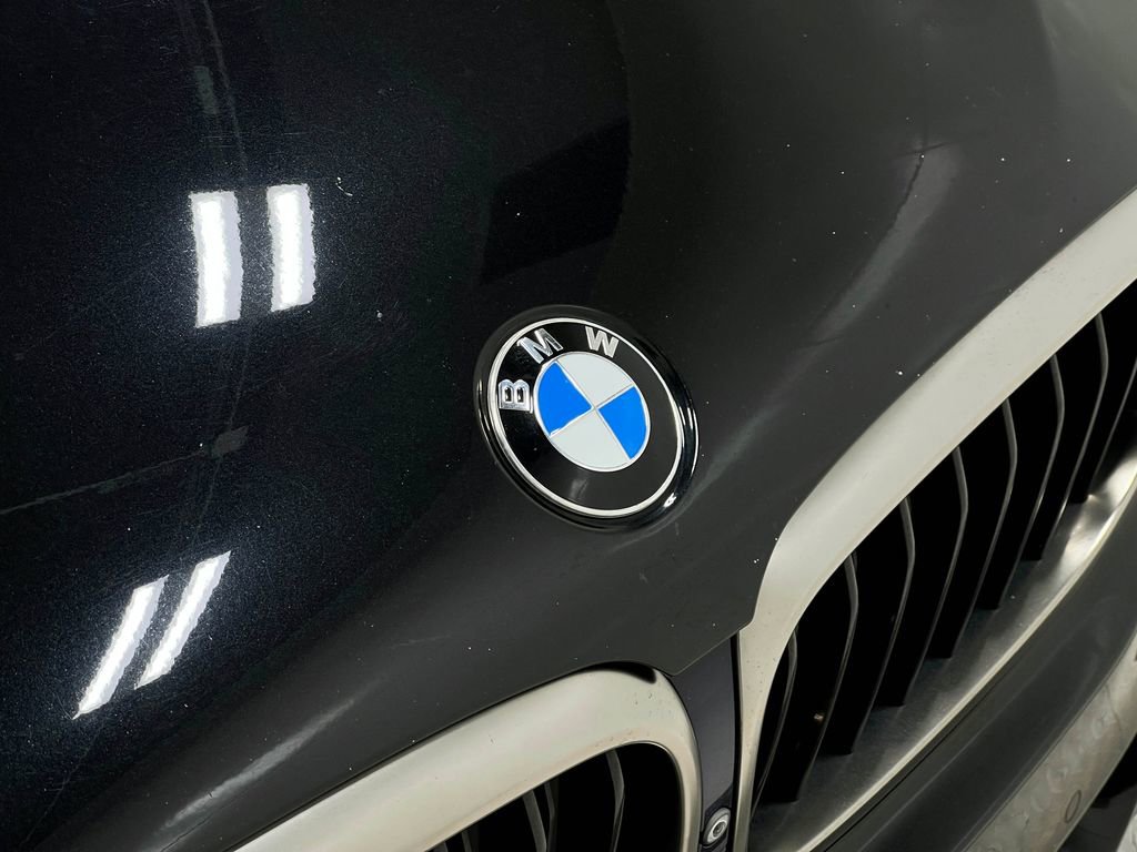 Used 2018 BMW M550i xDrive image 40