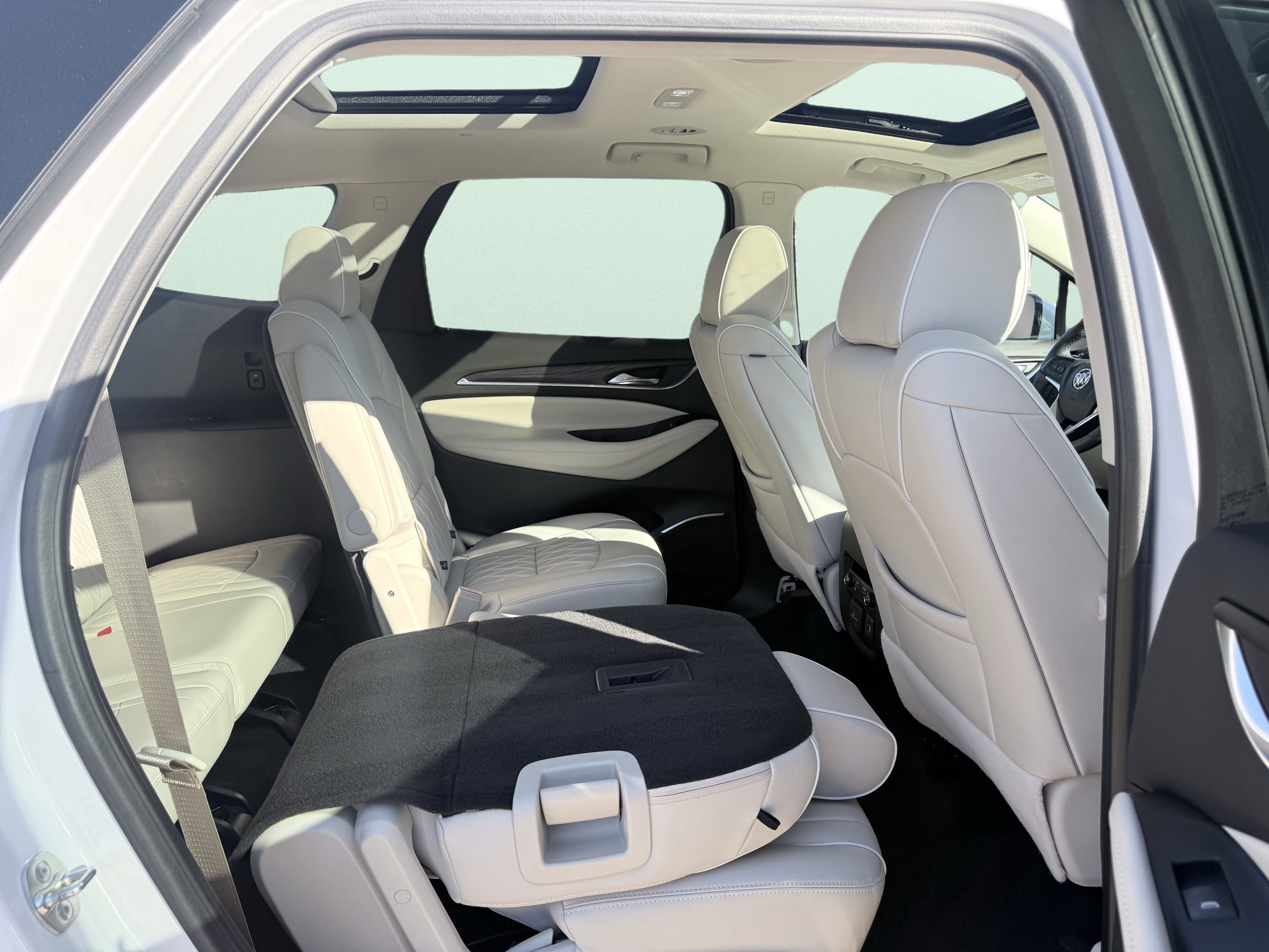 Used 2024 Buick Enclave Avenir w/ LPO, Hit The Road Package image 53