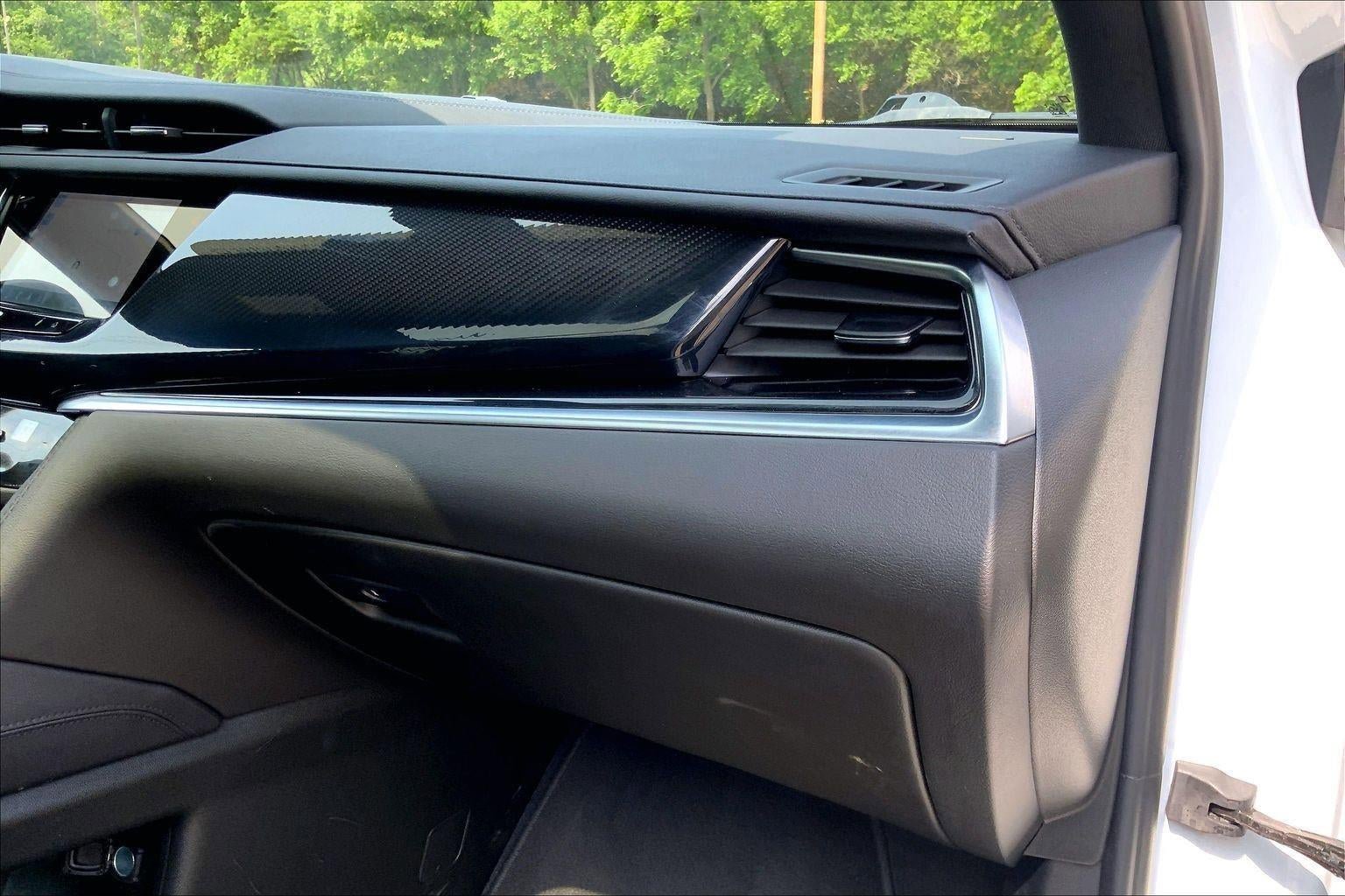 Certified 2025 Cadillac XT6 Sport w/ Technology Package AWD/4WD image 17