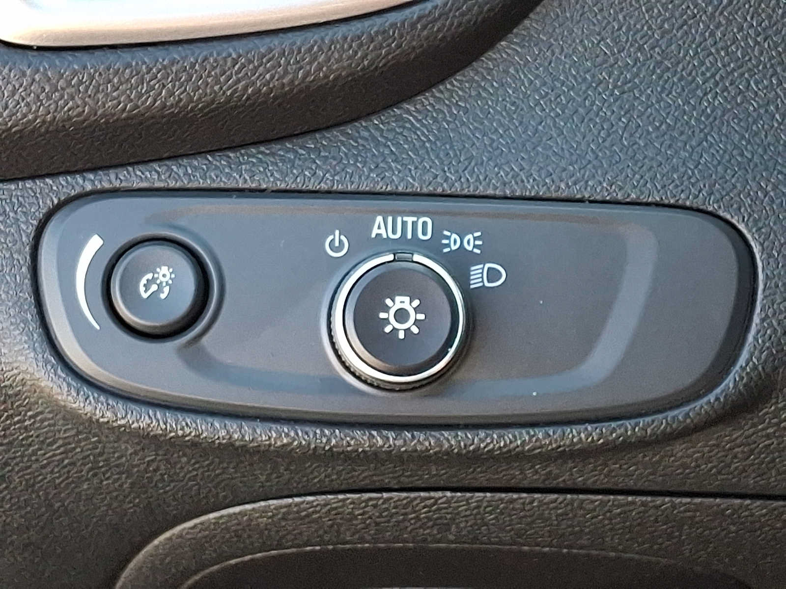 Used 2019 Chevrolet Trax LS w/ LPO, Protection Package FWD image 22