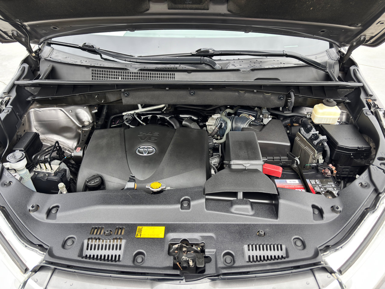 Used 2017 Toyota Highlander Plus image 10