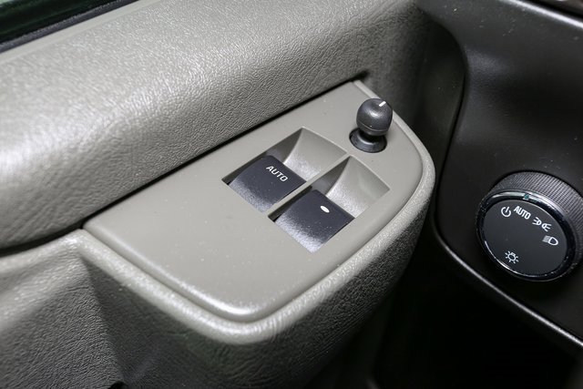 Used 2024 Chevrolet Express 2500 image 27