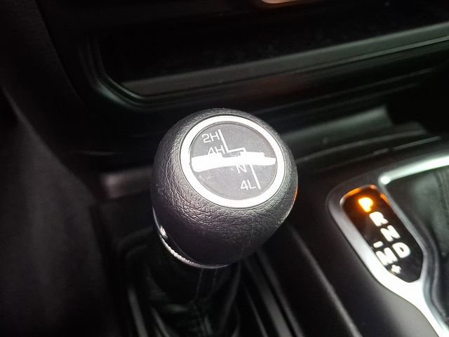 Used 2023 Jeep Wrangler Willys image 24