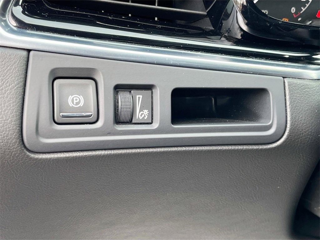 Certified 2024 Cadillac XT6 Luxury w/ LPO, Floor Liner Package image 10