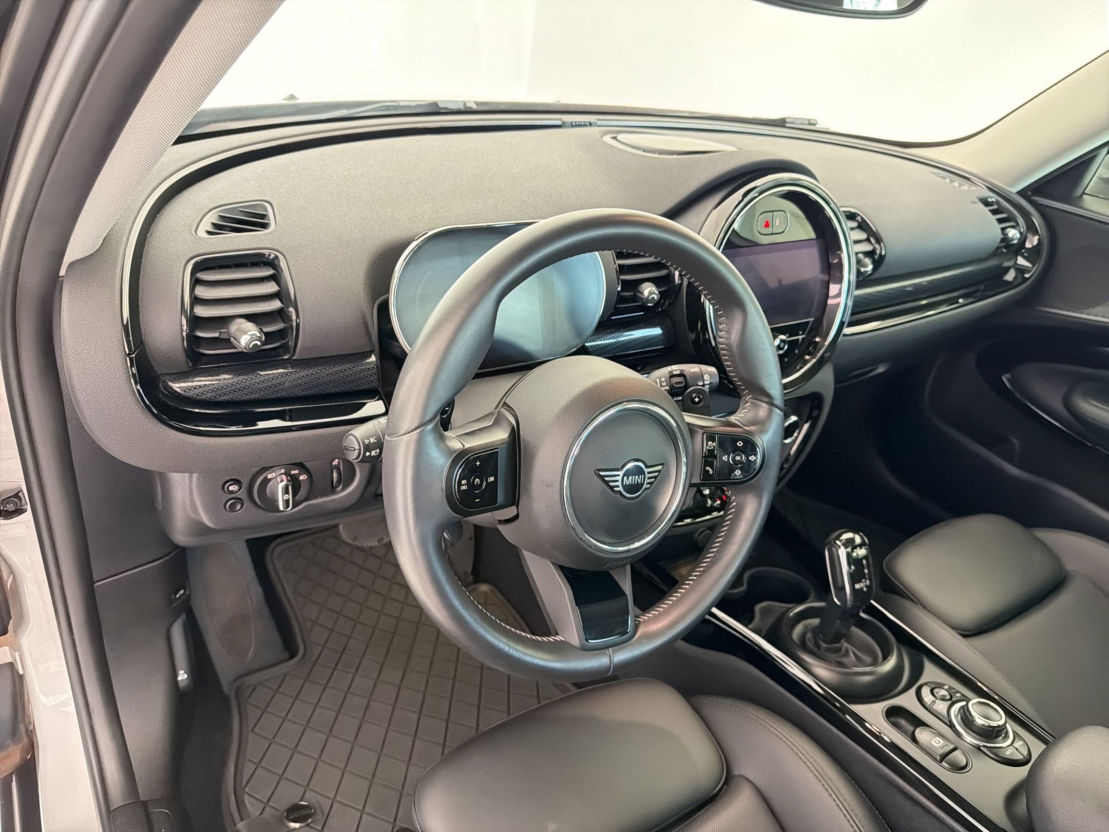 Used 2024 MINI Cooper Clubman S FWD image 4