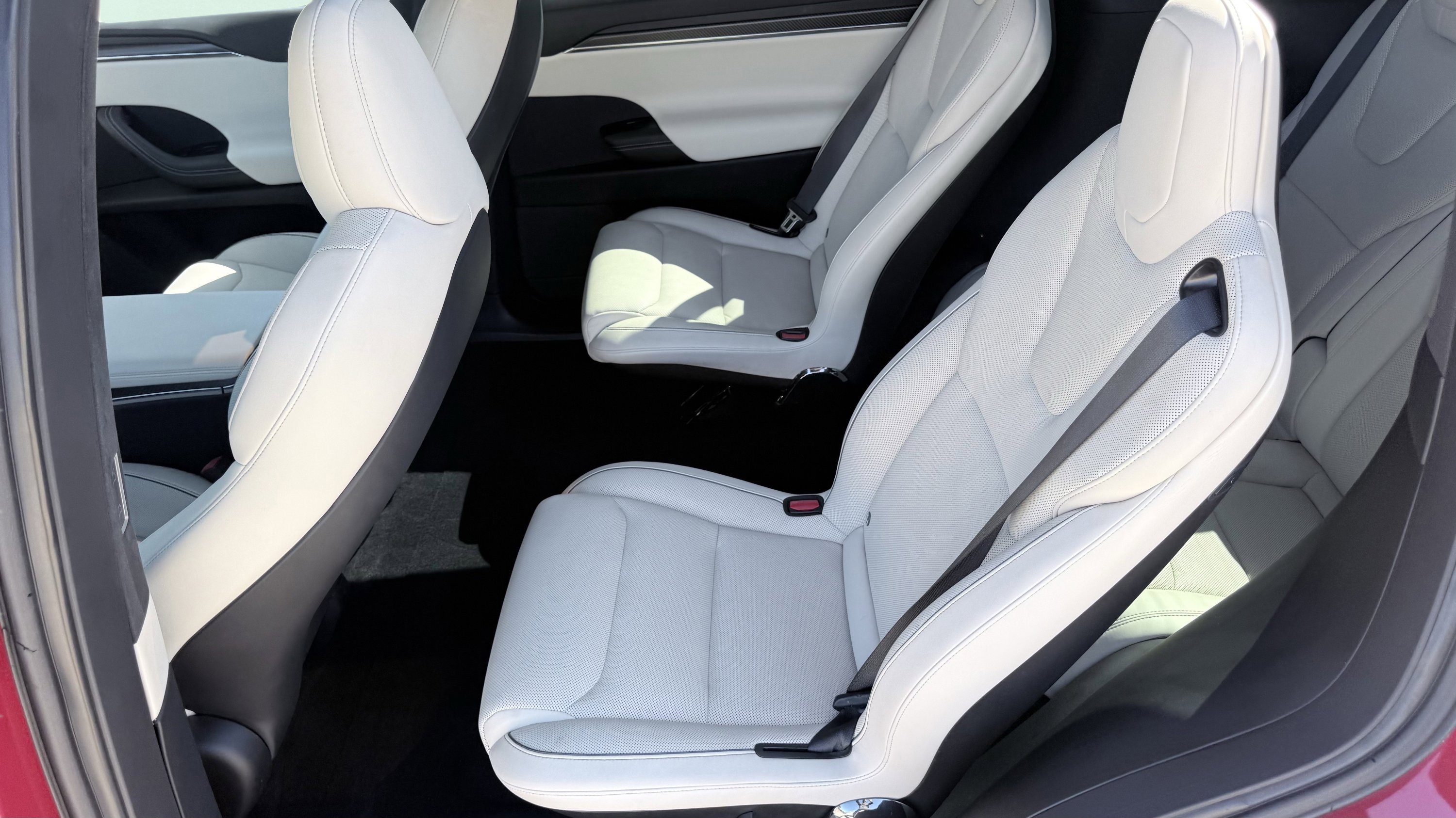 Used 2022 Tesla Model X Plaid image 34